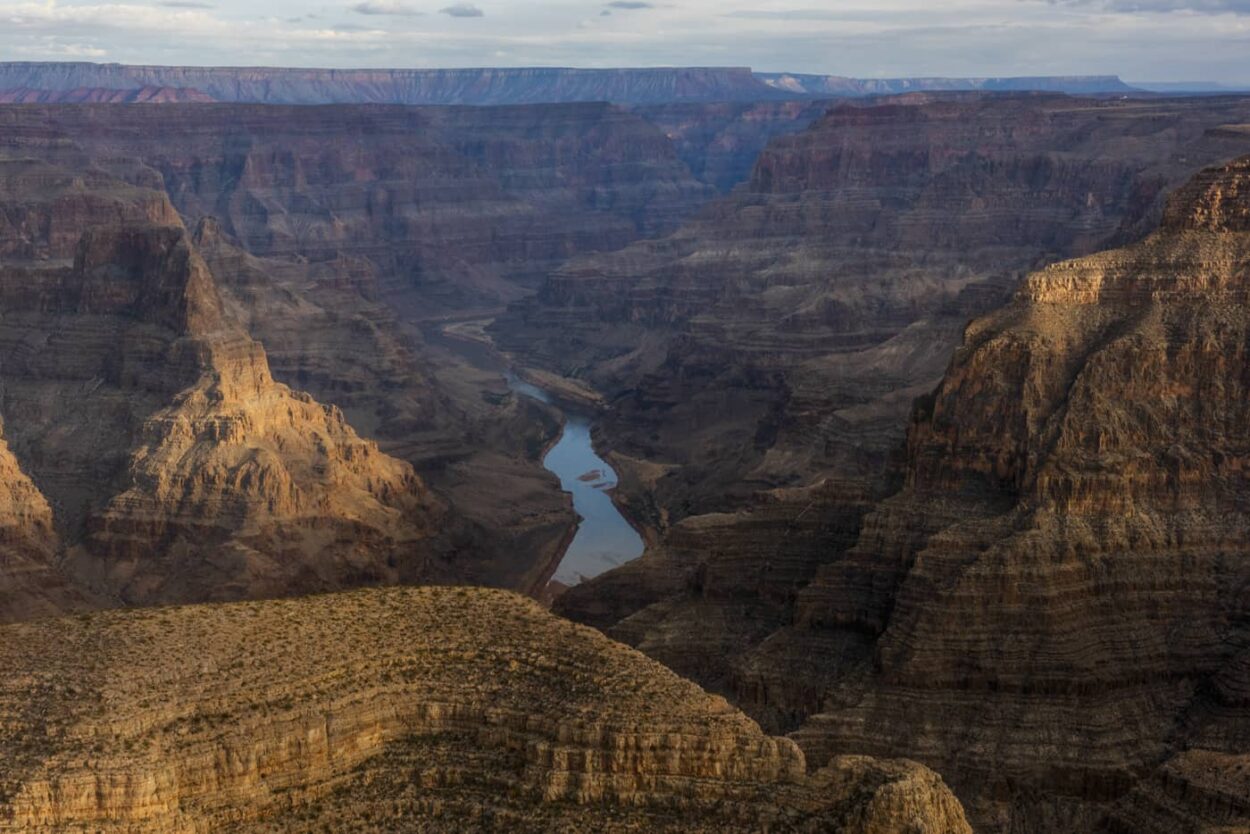 flyga helikopter över grand canyon